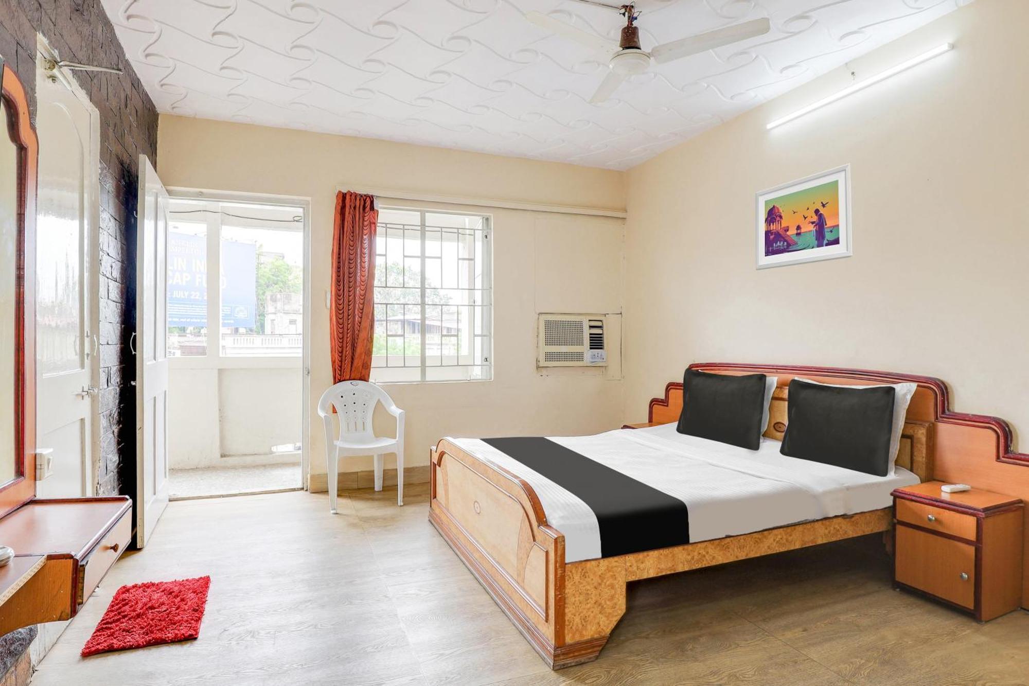 Hotel O Ellis Ahmedabad Buitenkant foto