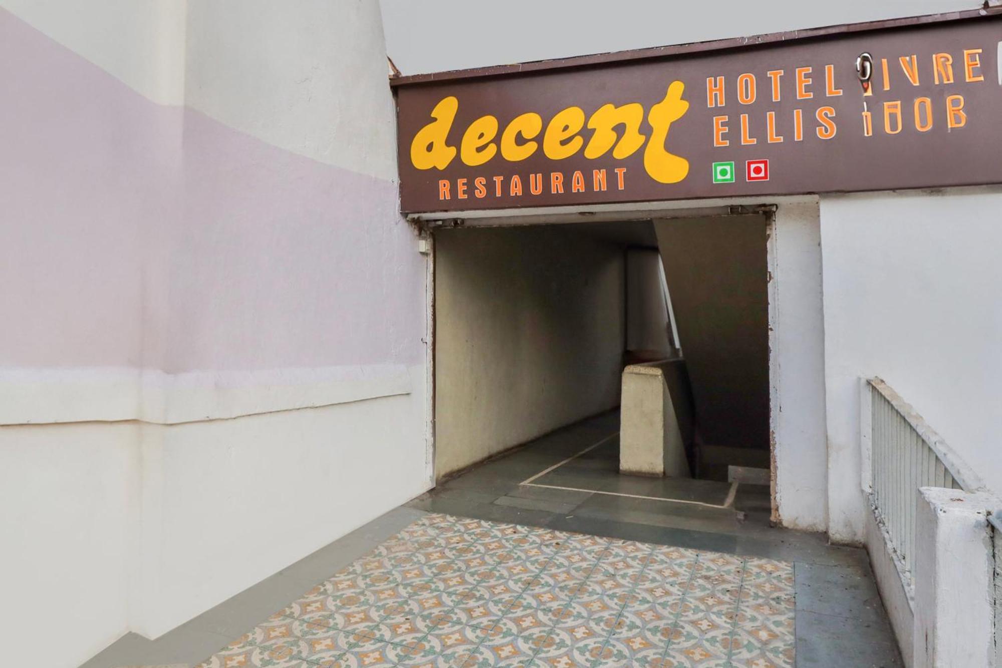 Hotel O Ellis Ahmedabad Buitenkant foto