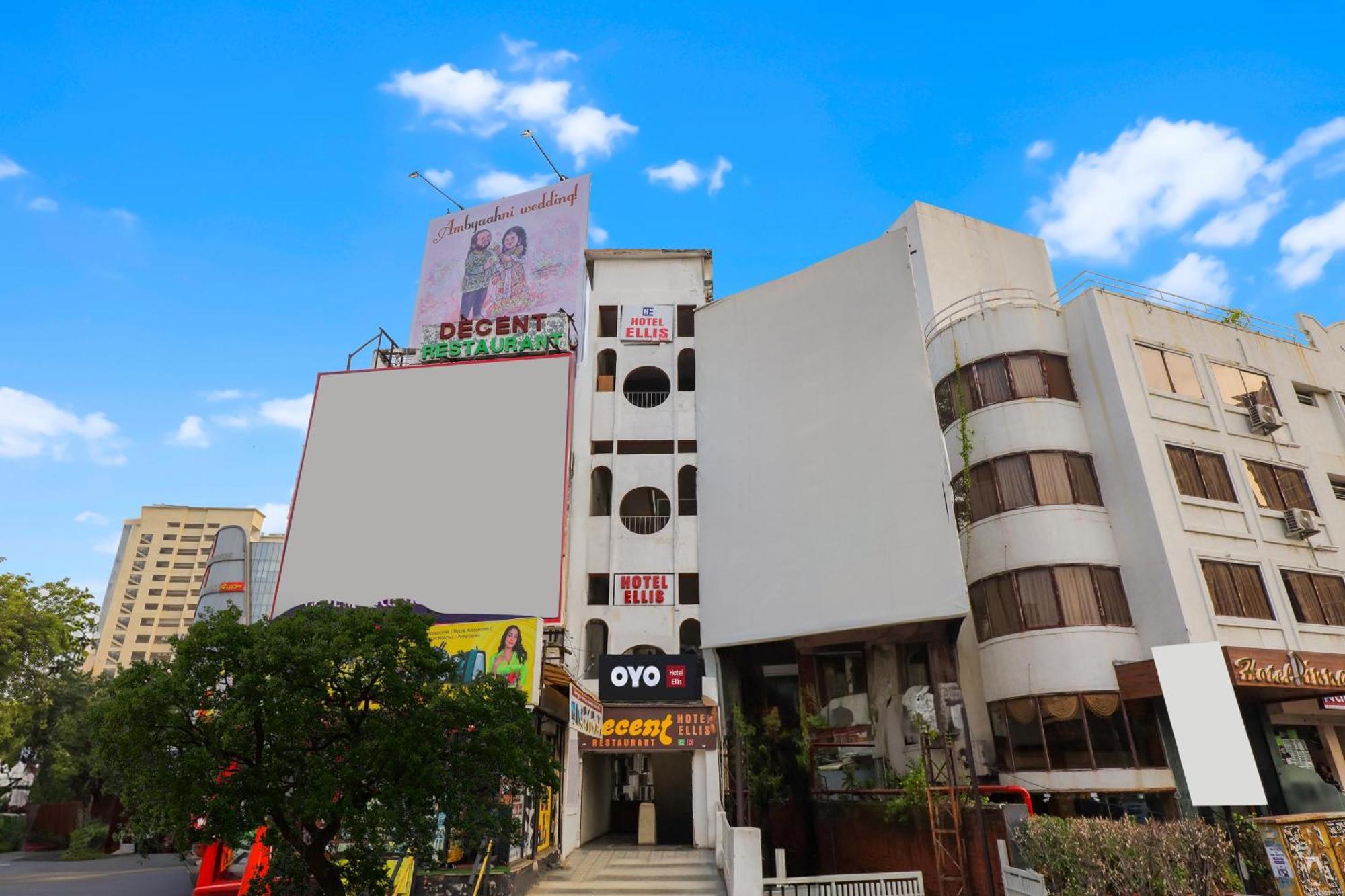 Hotel O Ellis Ahmedabad Buitenkant foto