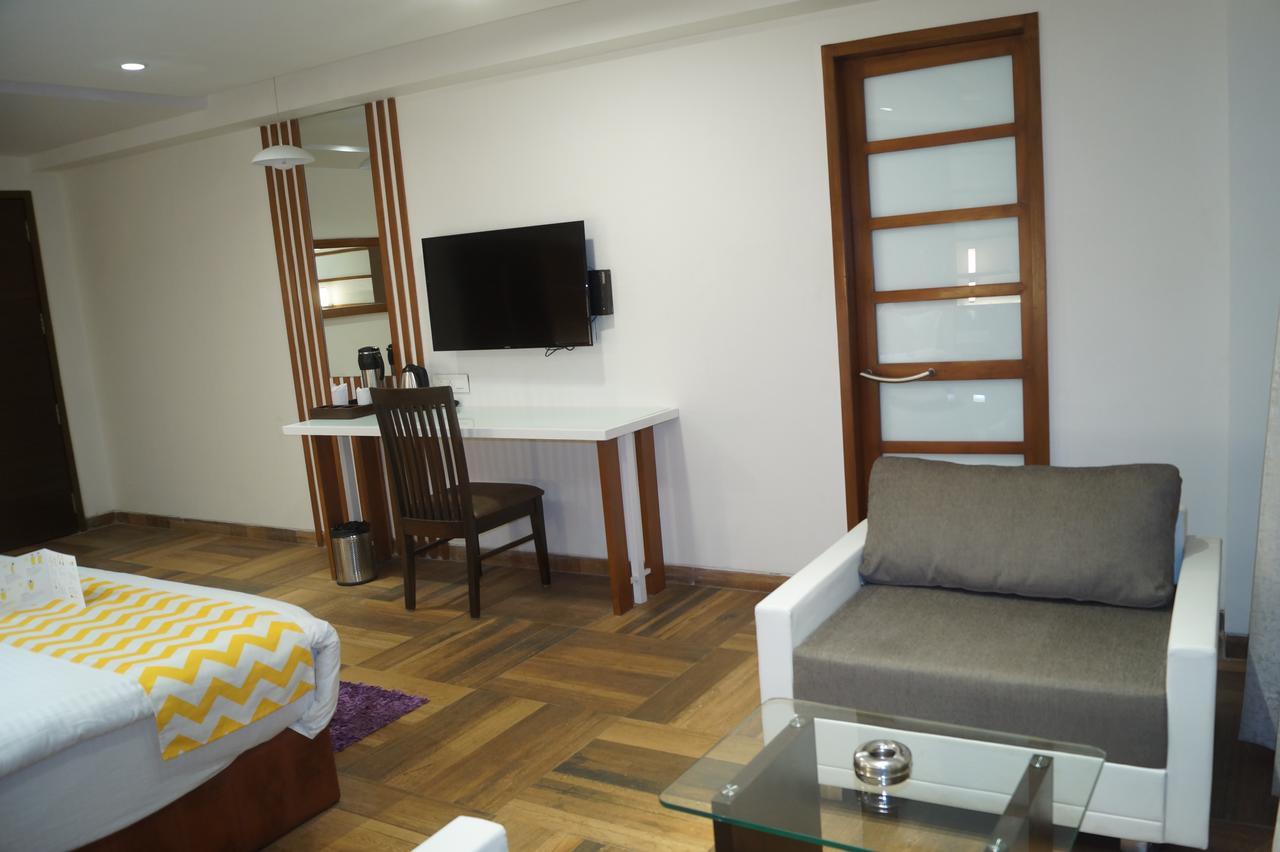 Hotel O Ellis Ahmedabad Buitenkant foto