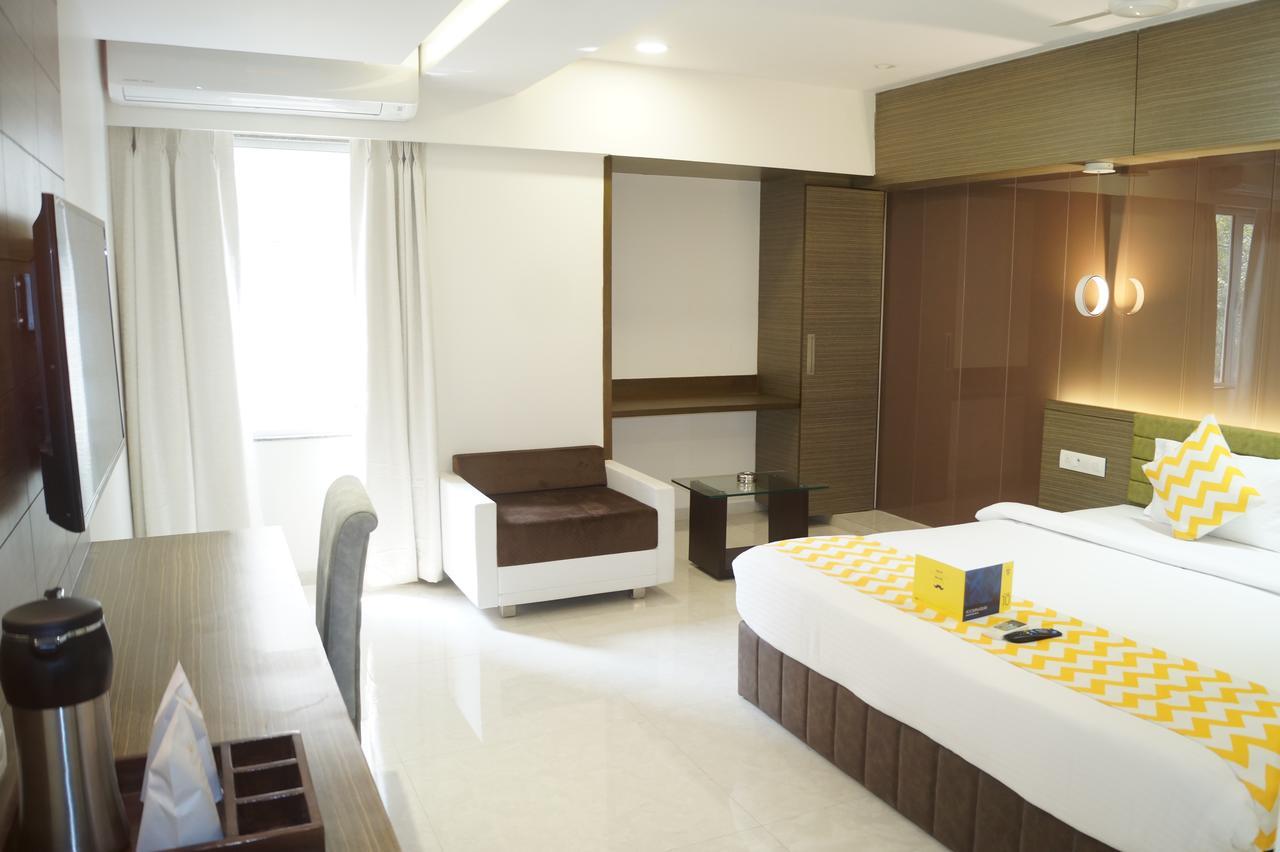 Hotel O Ellis Ahmedabad Buitenkant foto